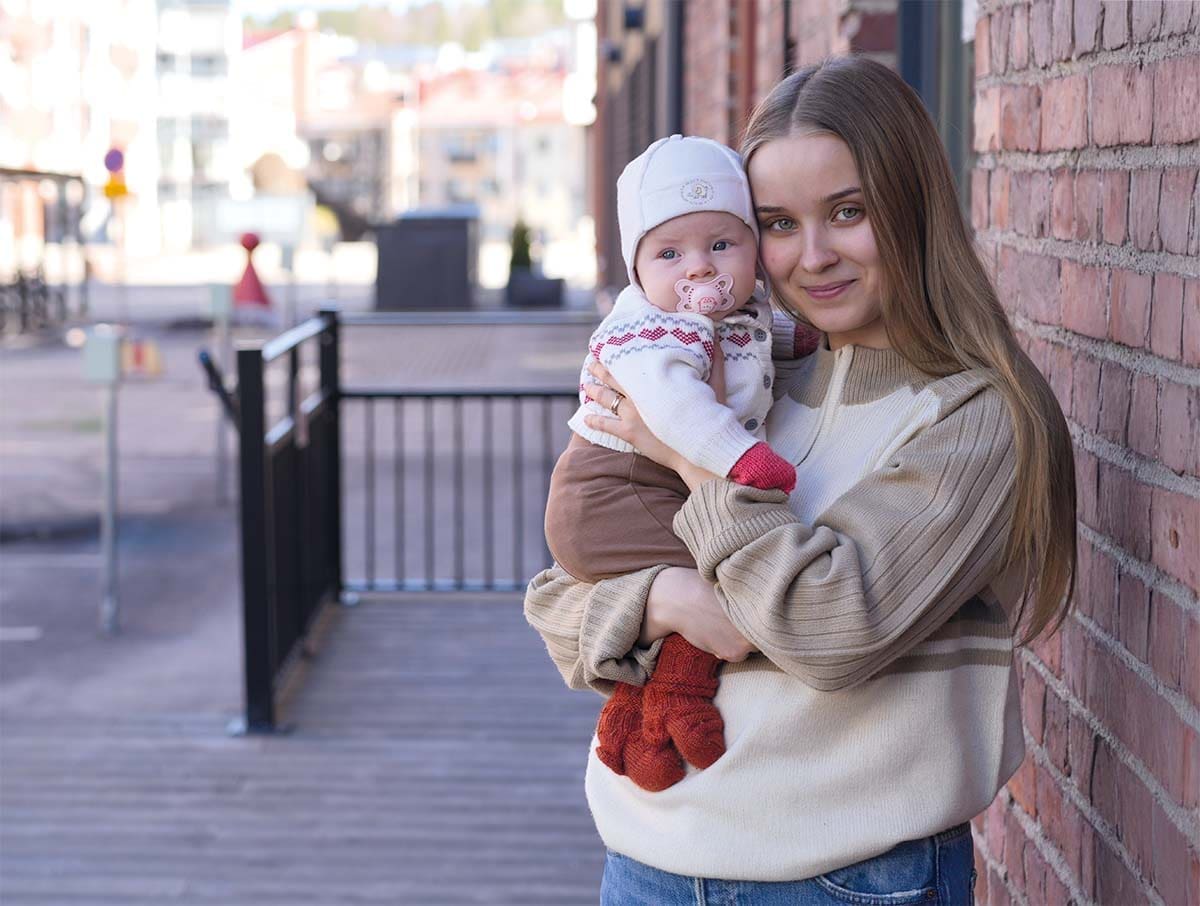 Kuvassa Pinja Alenius ja Eeva-tytär