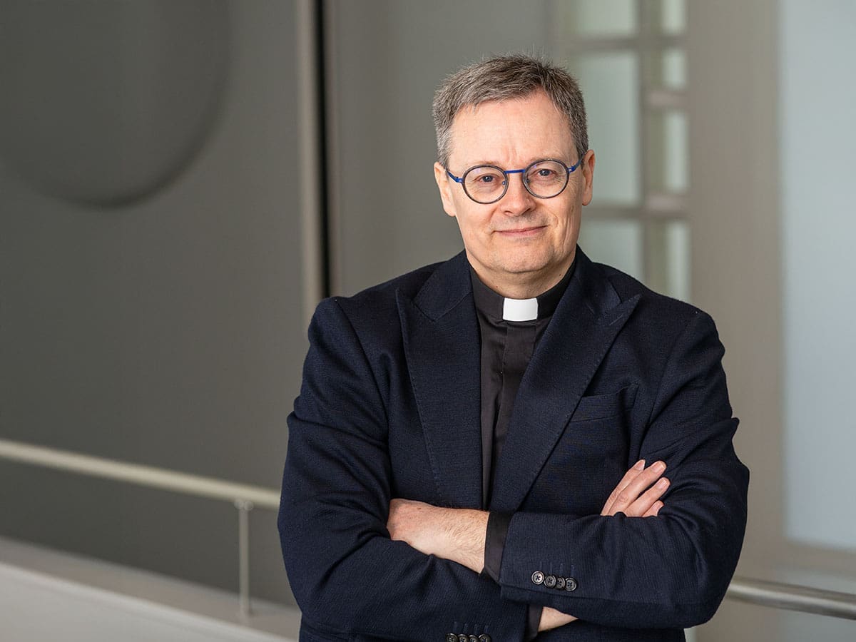 Featured image for “Liennyttämistä kärjistämisen sijaan: Kiitän piispa Jari Jolkkosta hänen kommenteistaan”